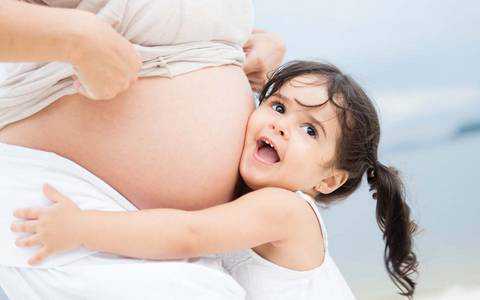 月经很多血块是流产吗？~代生产子费用